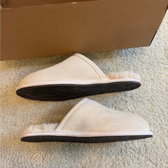 UGG Cream Pearle Slippers - Picture 9 of 10